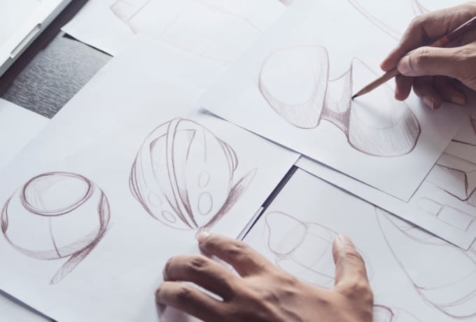 製品開発に向けたスケッチ作業の様子